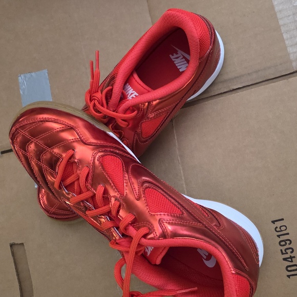 Mens Size 10.5 Nike Gato LV8 Box Label in Crimson and White - Picture 4 of 5